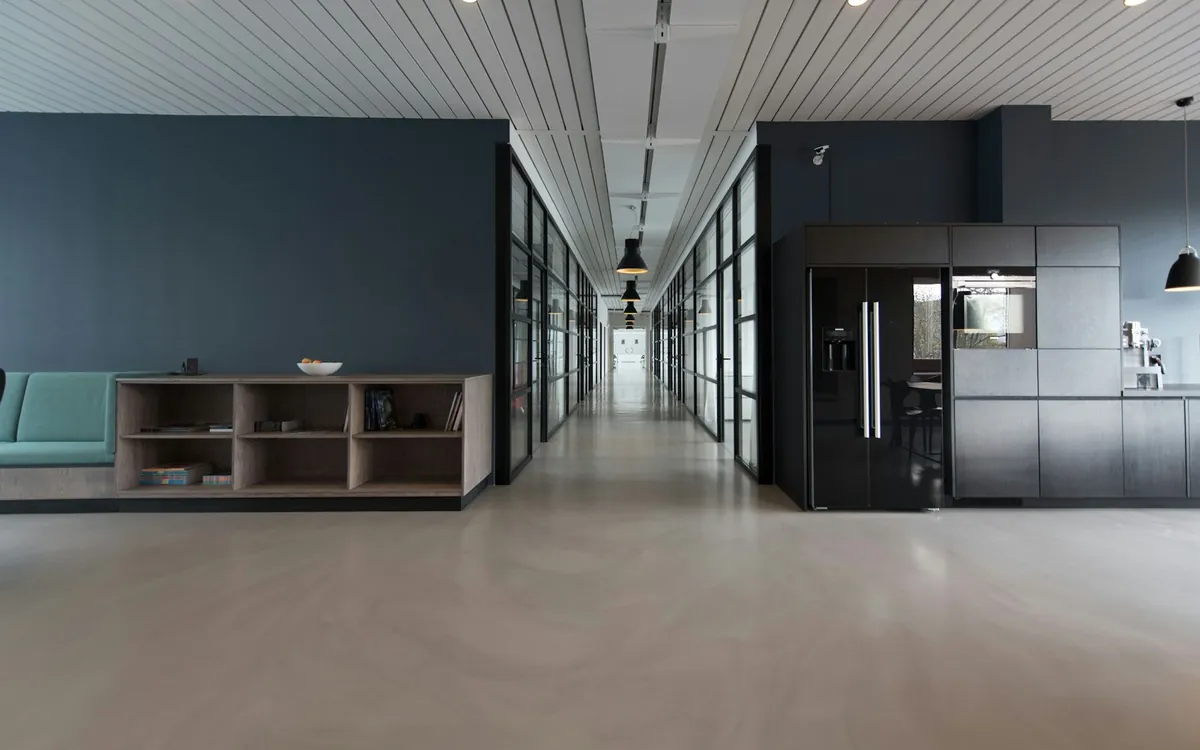 Modern ofis alanı temizliği